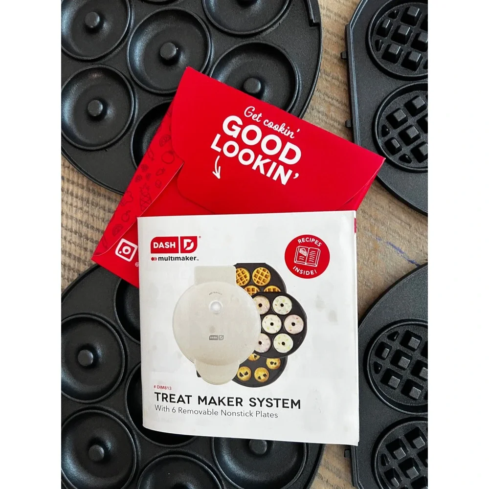 Dash MultiMaker Treat Maker System White DIM813 Waffle Donut Cupcake Plates
